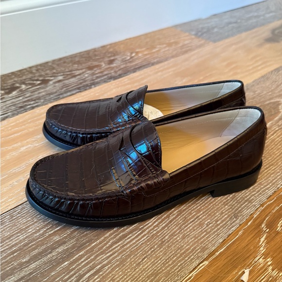 Stuart Weitzman
Women's Lottie Embossed Loafers NWT - Picture 6 of 16